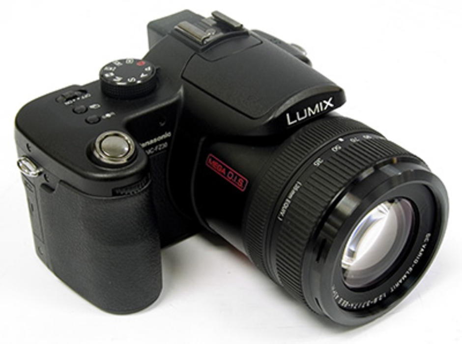 กล้อง พานาโซนิค lumix FZ30 ราคาตอนนี้ ประมาณ 22,000 บาท