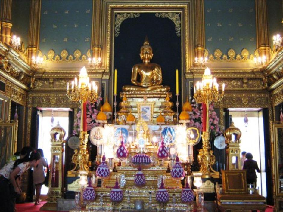พระพุทธอังคีรส ประธานในพระอุโบสถวัดราชบพิธ