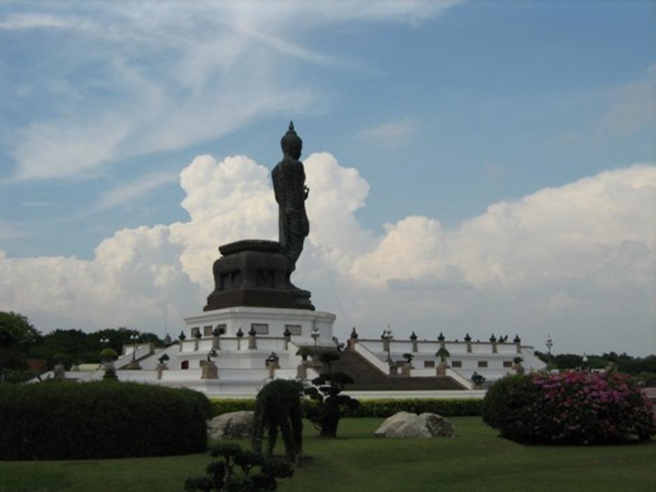 วิวด้านข้างเยืองมาทางหลังครับ
