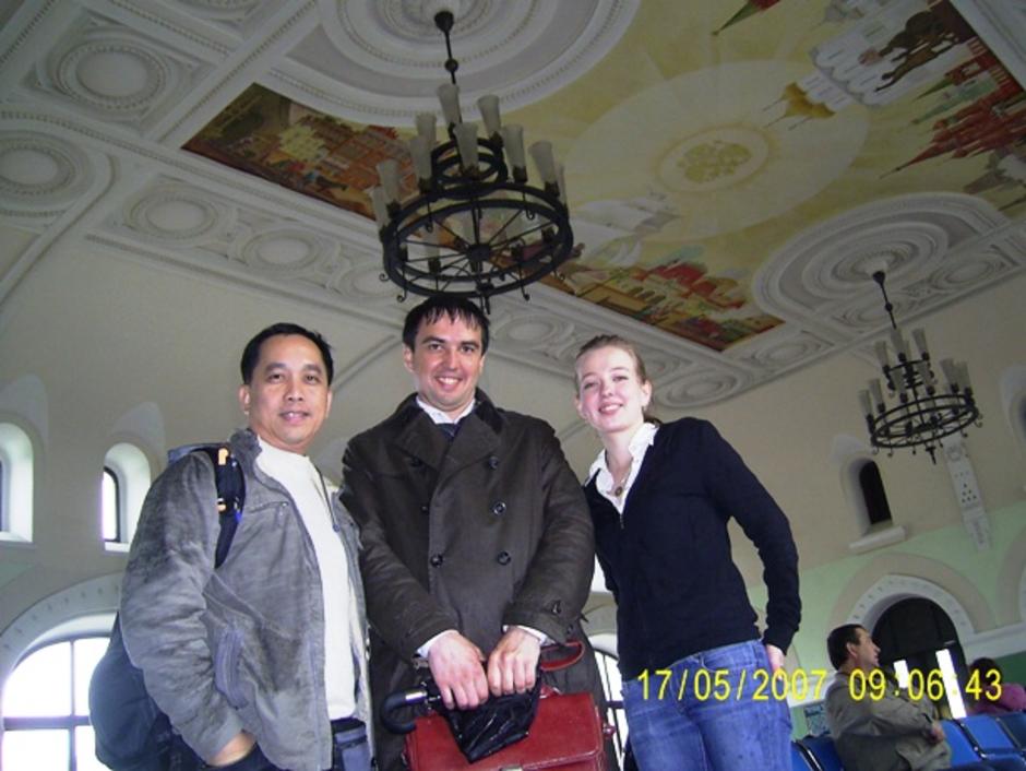 ถ่ายรูปกับ Alex และ Olga