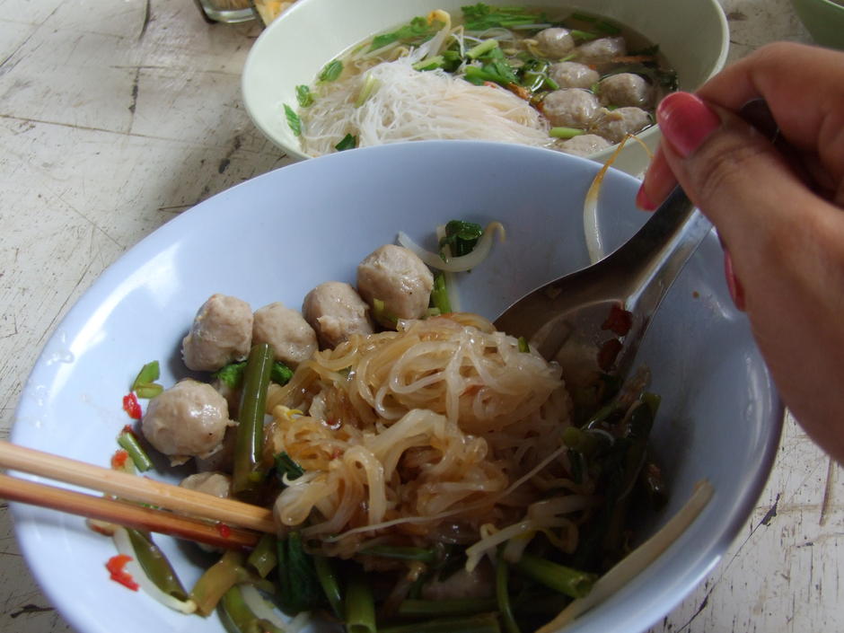 กำแพง