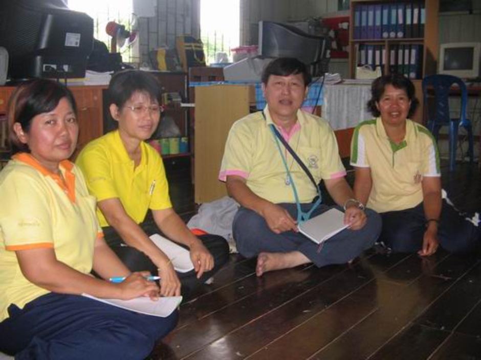 คุณครูโรงเรียนประชาสามัคคีกับ beeman ครูภูมิปัญาไทย
