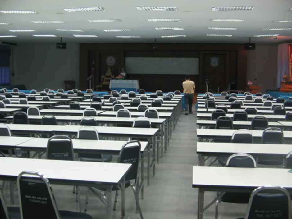 ห้องประชุมใหญ่ (สัมมนา 1) ที่ยังไม่ได้จัด ห้องประชุมใหญ่ (สัมมนา 1) ที่ยังไม่ได้จัด