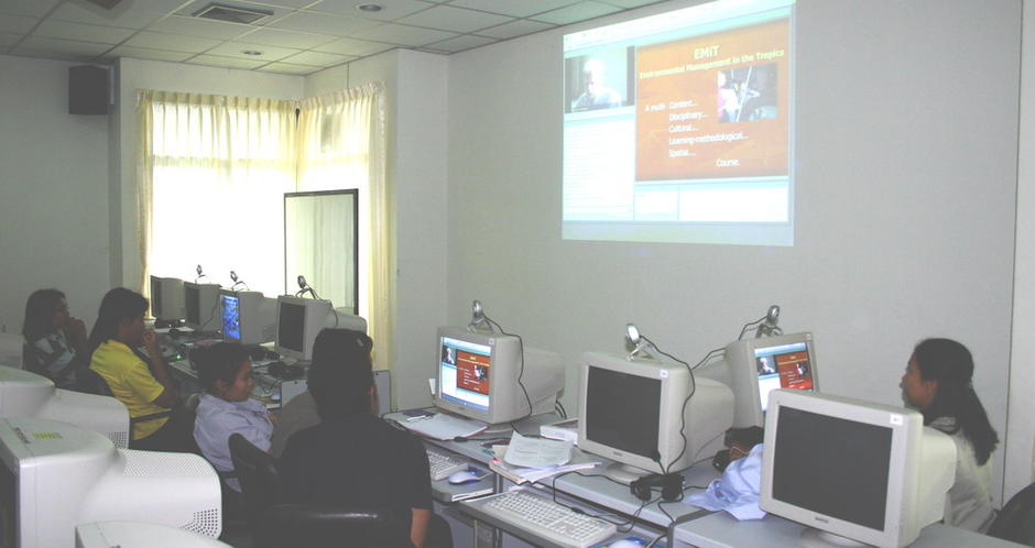 บรรยากาศการเรียน เมื่อ ๒๙ ส.ค.๕๐ 
