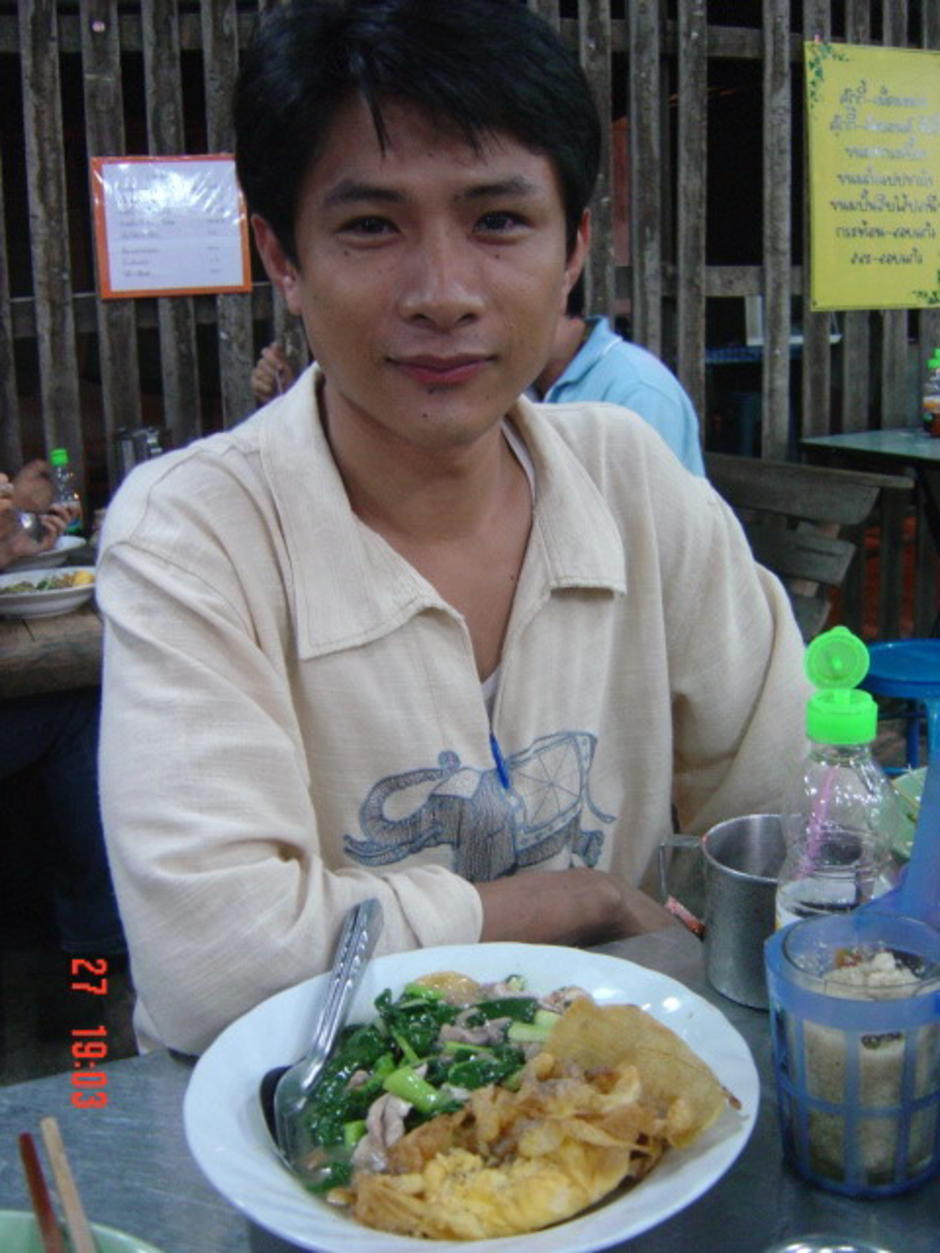 ราดหน้าไข่เจียว