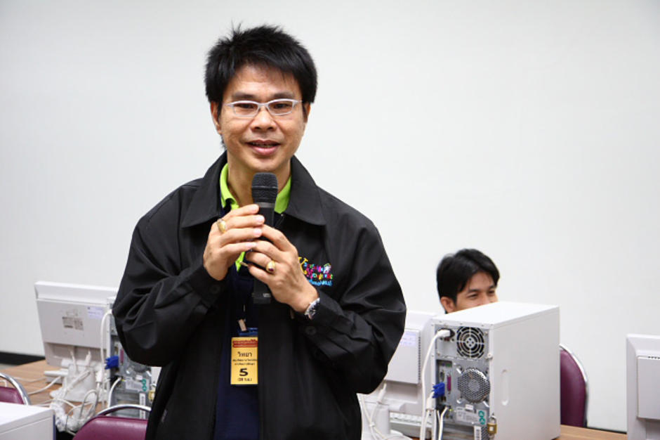 ผมชื่อ "ครูเก่า" ครับ