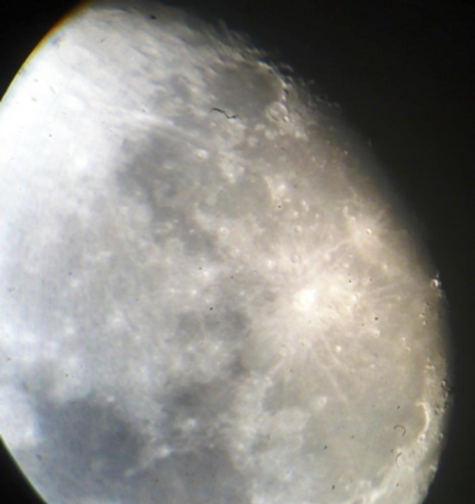 รูปดวงจันทร์ ครับ จากกล้อง 