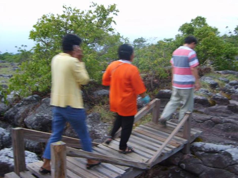 สะพานข้ามร่องผา