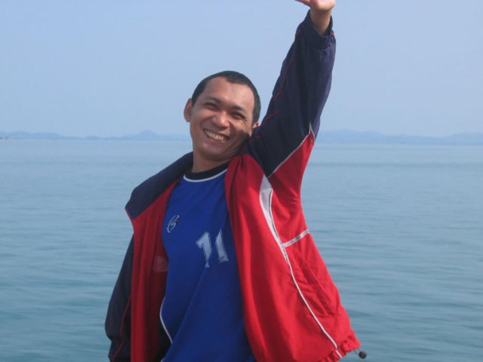 นายศราวุธ  อยู่เกษม