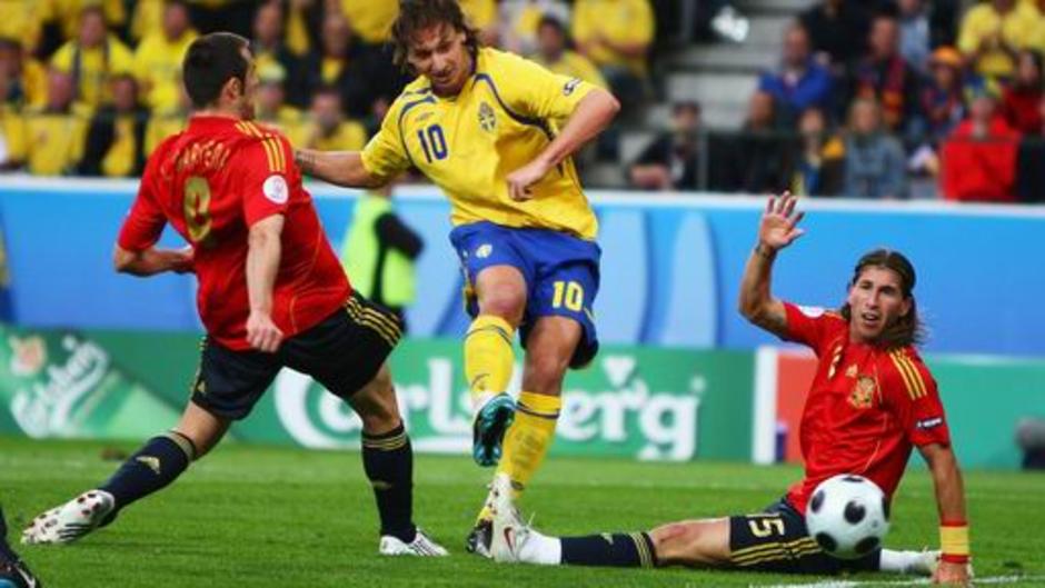 ลูกนี้เป็นลูกยิงตีเสมอของ Ibrahimovic เบอร์ ๑๐ กองหน้าสวีเดน