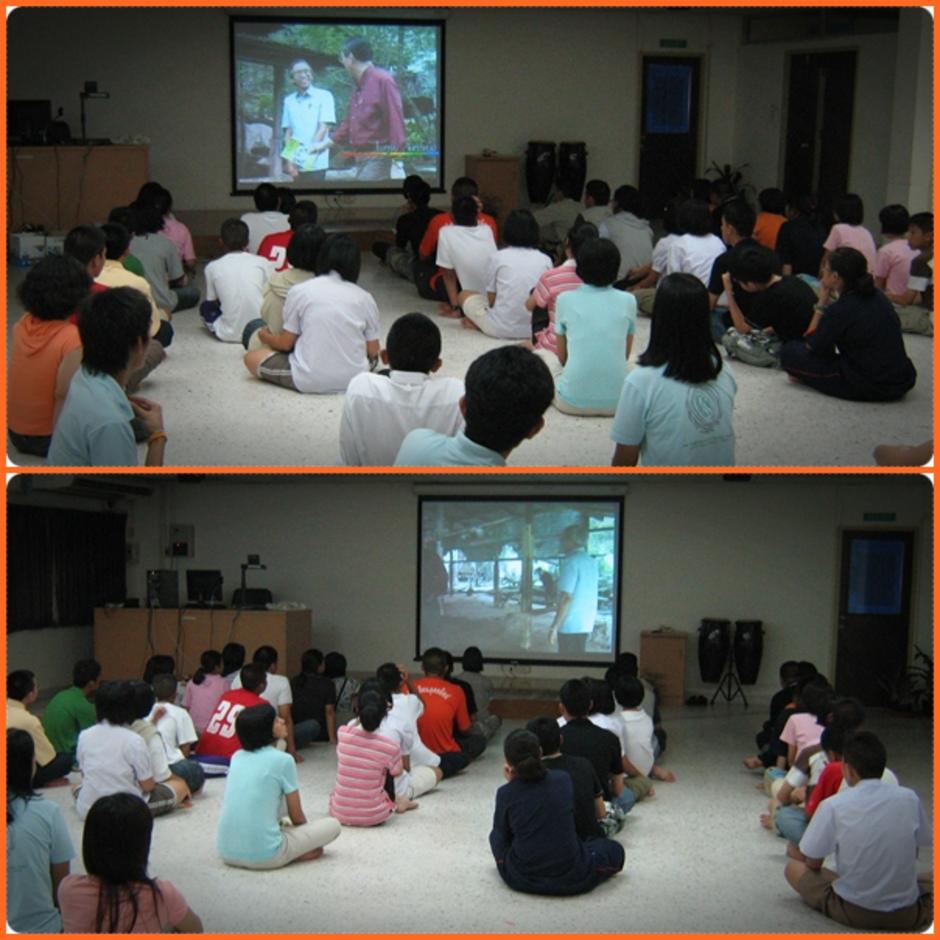 ภาพกิจกรรม ตอนชม VCD "ครูสมพรสอนลิง"