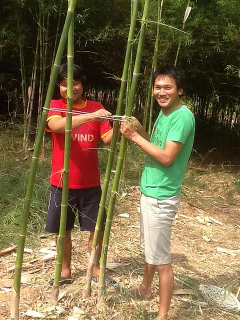 น้าบ่าวกับพี่อ้ายกับสวนไผ่เลี้ยงน้อง