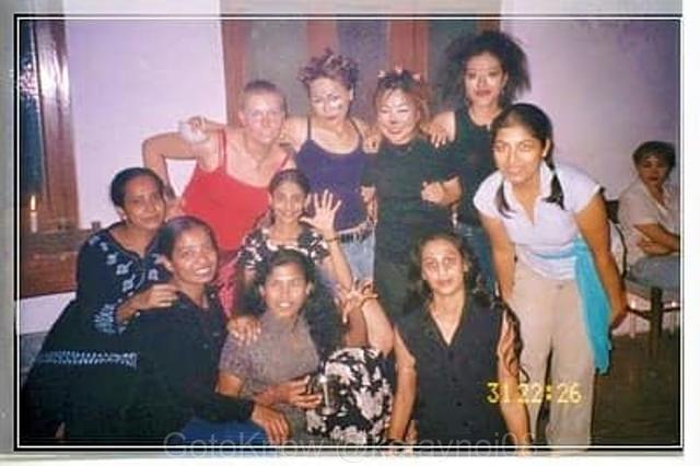 เพื่อนๆนักศึกษาต่างชาติ สังสรรค์ หลังรับประทานอาหารเย็น